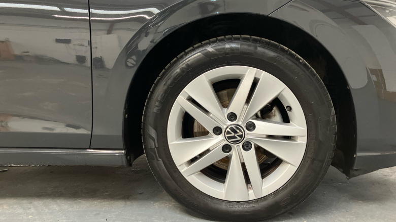 Volkswagen Golf 1.5 TSI 150 Life 5dr Petrol Hatchback